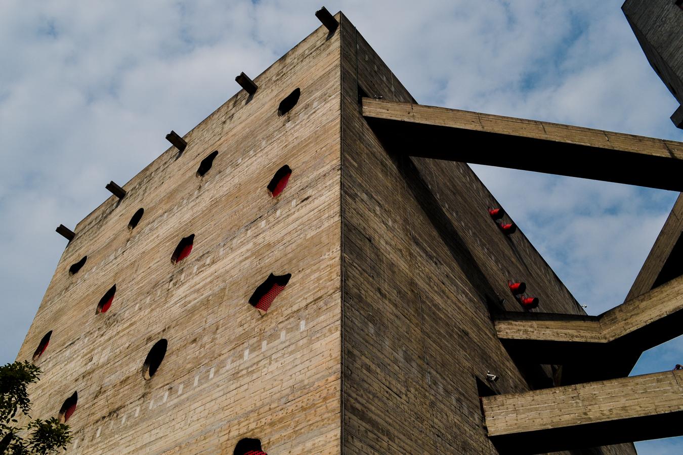 SESC Pompeia——空中连桥