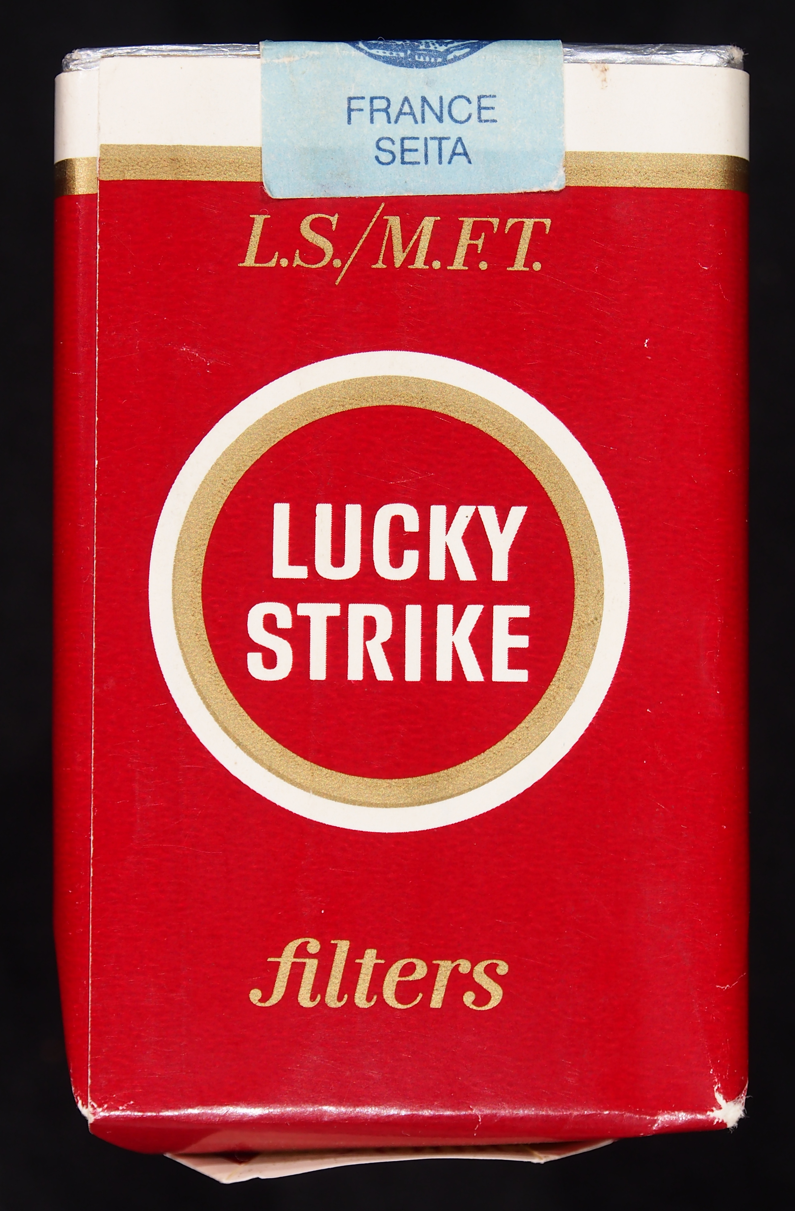 Lucky Strike 烟盒——视图1